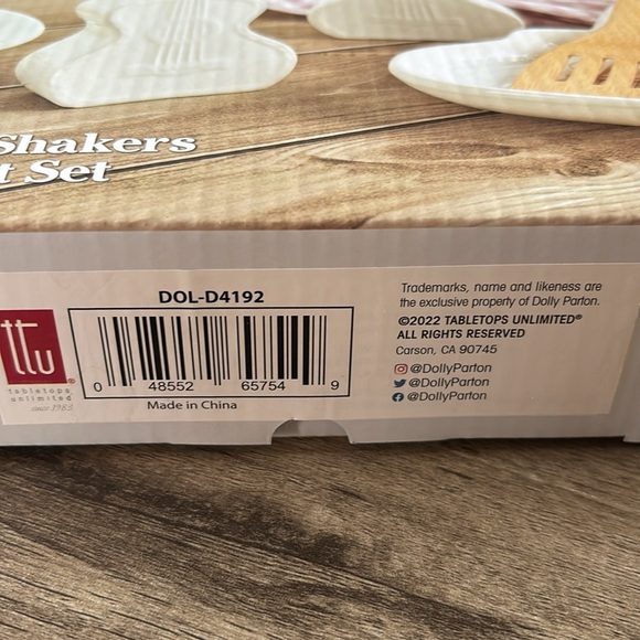 NWB Dolly Parton salt and paper shakers and spoon rest set - Picture 2 of 5